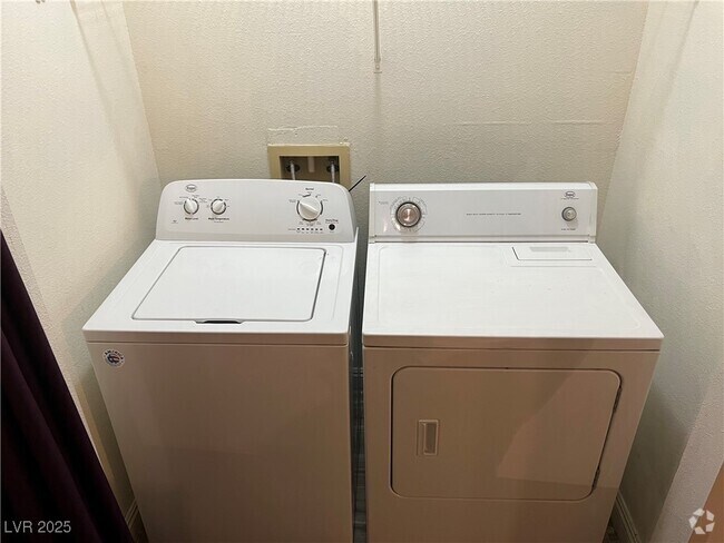Building Photo - 5170 S Jones Blvd Unit 108 Rental