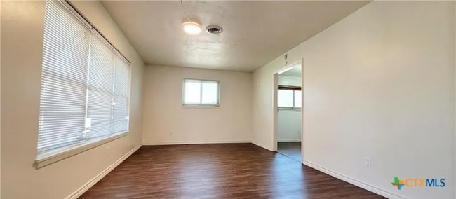 Photo - 613 Cedar Dr