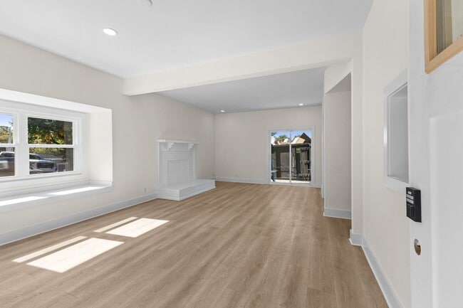 Photo - AVAILABLE NOW. 3 BED 1 BATH. IDEAL LOCATION IN BELLEVUE. CLOSE TO EVERYTHING WEST NASHVILLE. NEWL...