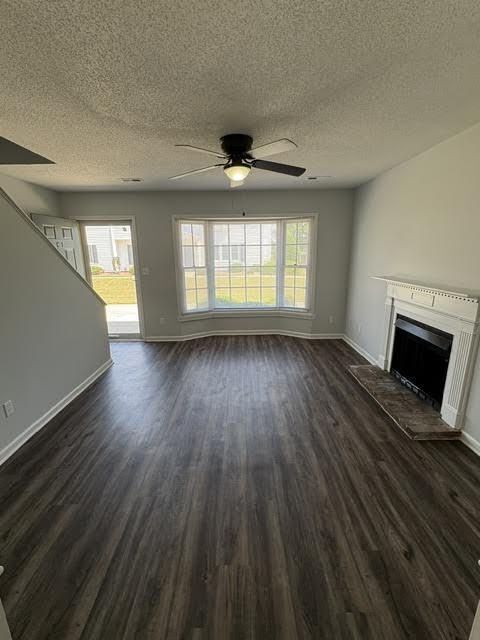 Photo - 3260 Landmark St