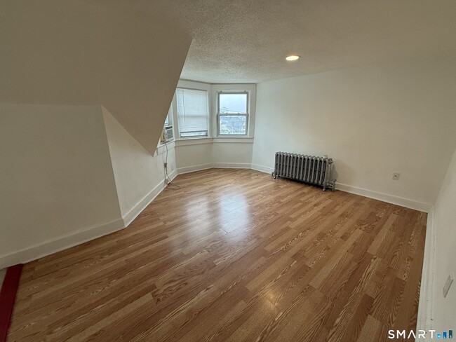 Photo - 58 Kellogg St