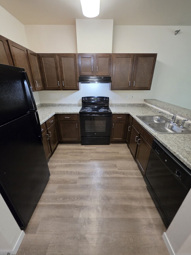 Photo - 2 Bedroom | 1 Bathroom 2nd Floor Apartment Available RIGHT NOW! Unit 307