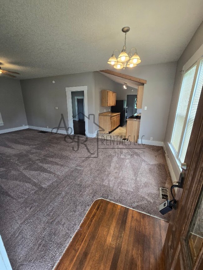 Photo - 408 W 4th St