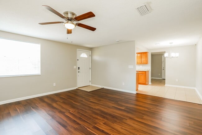 Photo - 2834 Tanglewood Blvd