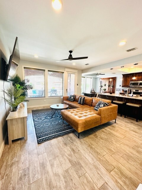 Photo - 9 Harbor Point