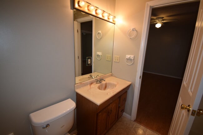 Photo - 113 Hagerman Ct