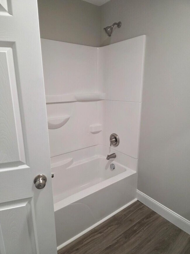 Photo - 101 N Locust St