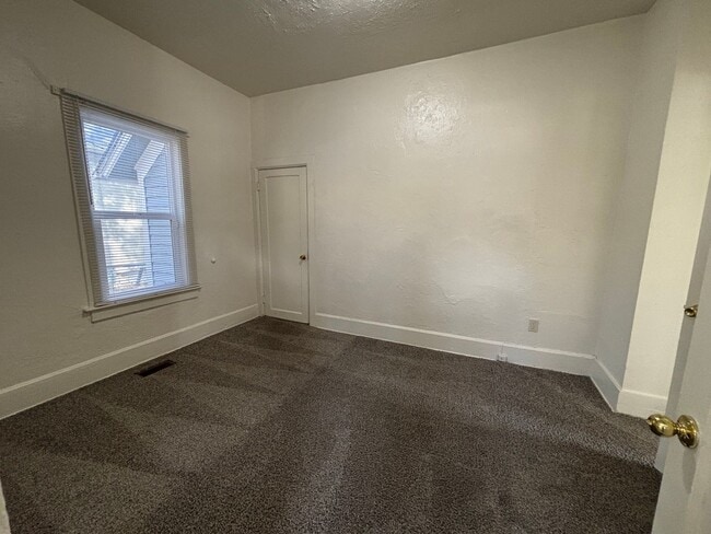 Photo - 1 Bedroom 1 Bathroom w/Office - Available ...