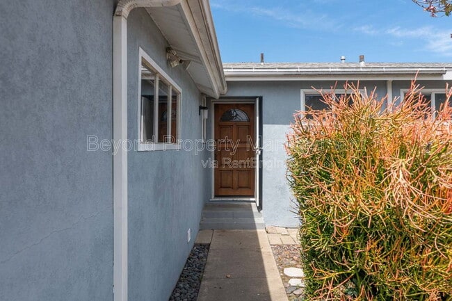 Photo - 3598 Ames St