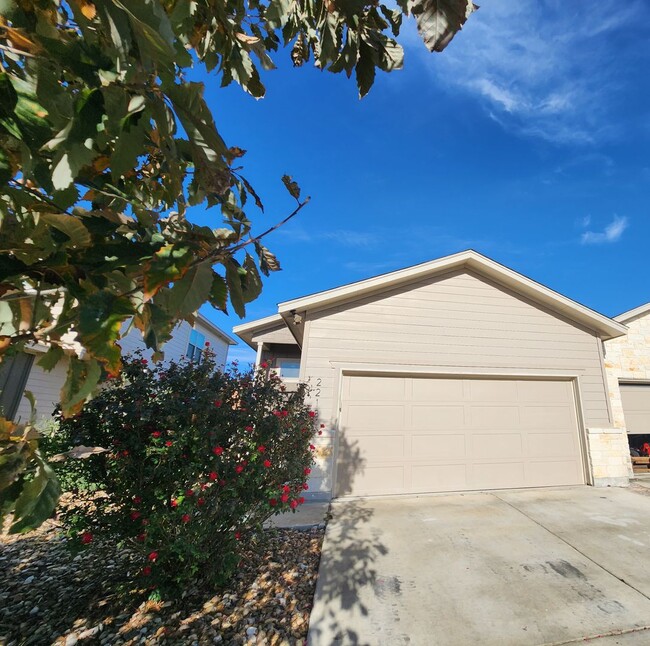 3/2/2 Located between New Braunfels & Seg... - 3/2/2  Located between New Braunfels & Seg... Casa