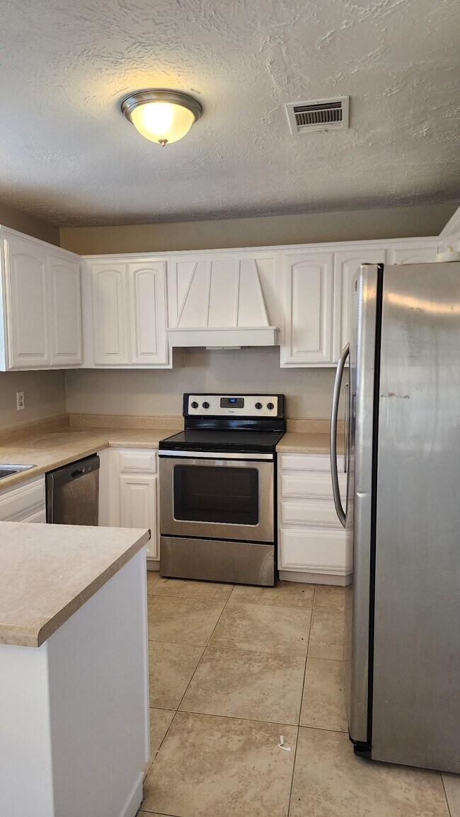 Photo - 9908 Thrush St