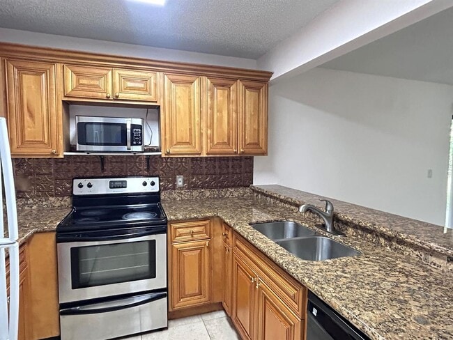 Photo - 1525 Lake Crystal Dr