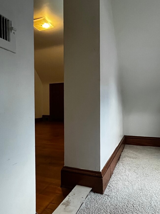 Photo - 172 E Green St Unidad B