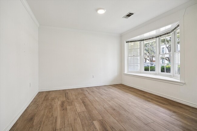 Photo - 4025 Essex Ln