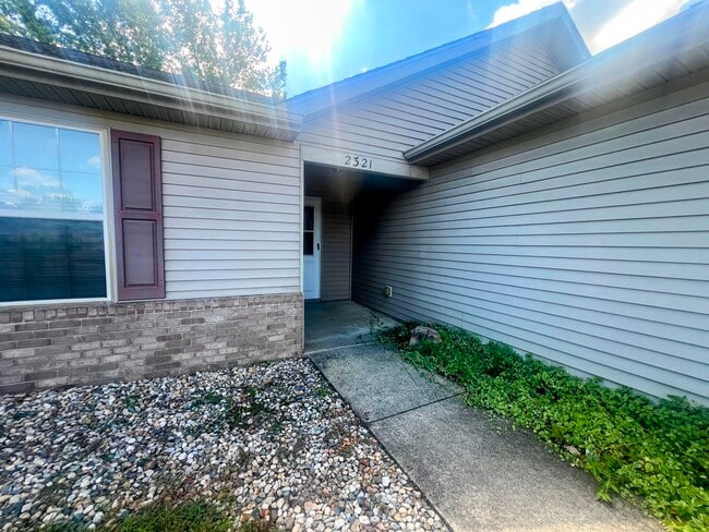 Photo - 2321 Winterset Dr
