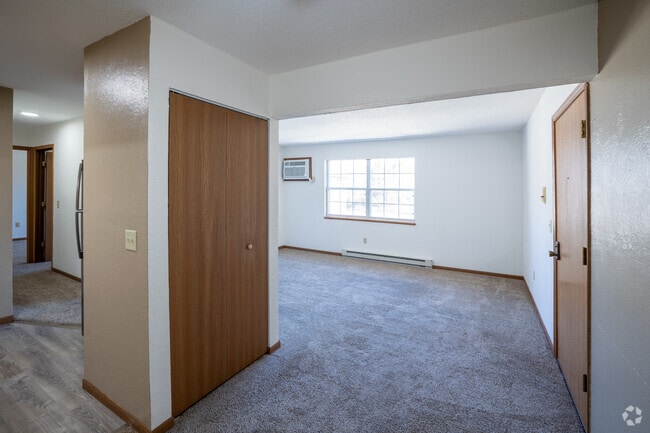 2BR, 1BA - 740SF - Dining Room