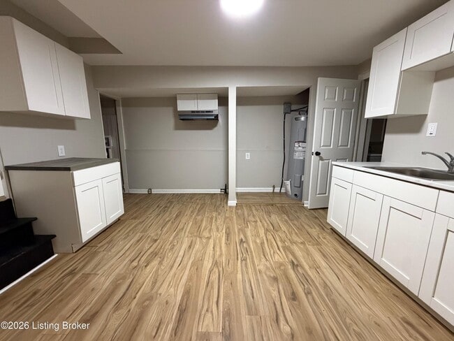 Photo - 2221 W Madison St