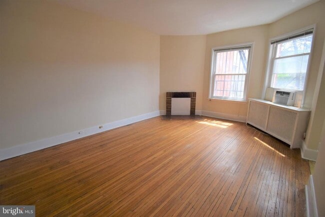 Photo - 2112 O St NW Unit 4