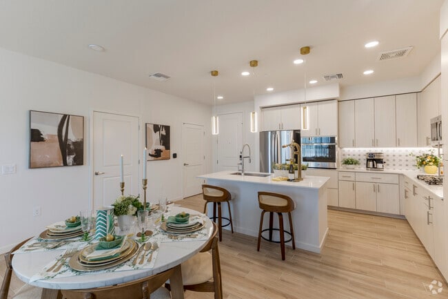 J1 Summit Flat Kitchen