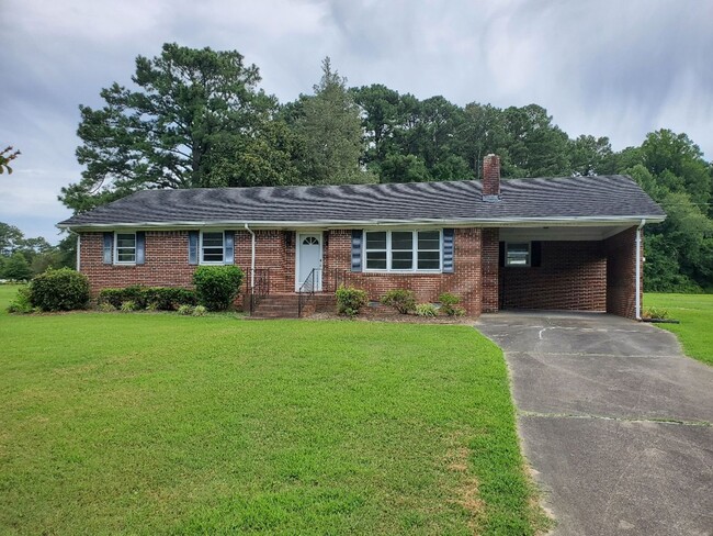 Well Maintained Brick Home - Well Maintained Brick Home