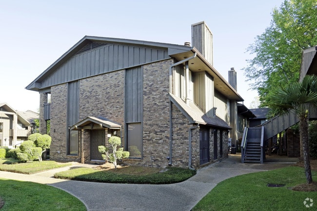 Willow Creek Apartments