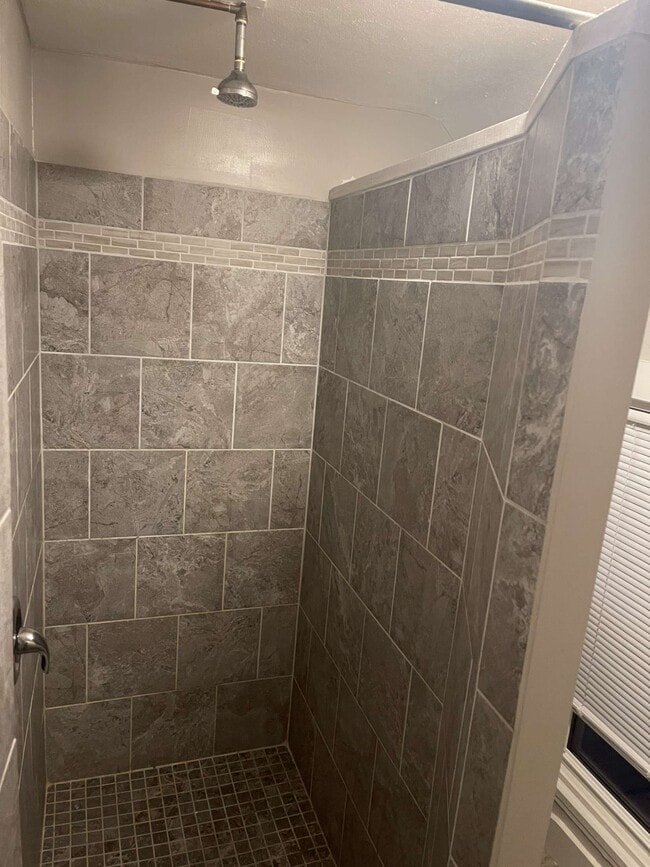 Photo - 106 W Pleasant St