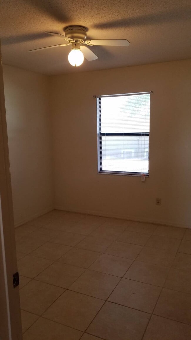3759 NW Huntsboro St Unit 103