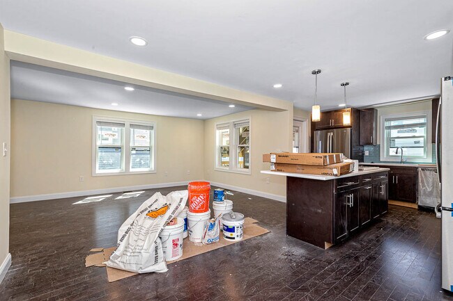 Photo - 70 Stanley Ave Unidad stanley ave