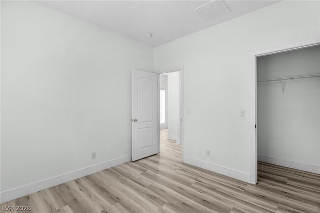 Building Photo - 5568 Jelsma Ave