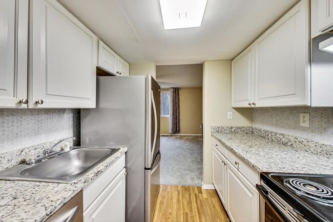 Photo - COMING SOON - Updated 3+2.5 End Unit w/ 2 PARKING SPACES