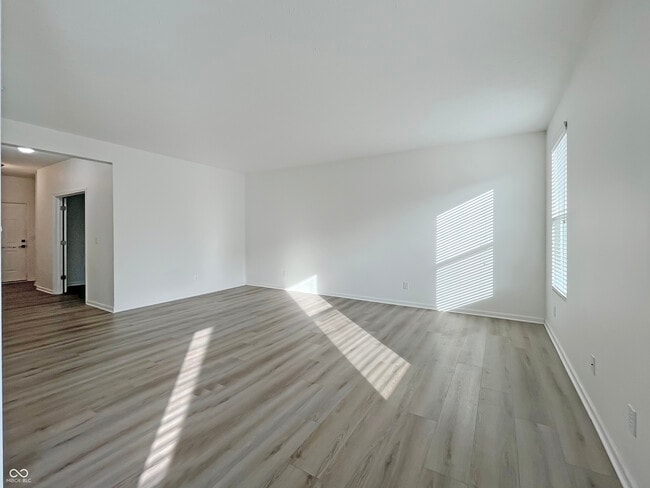 Photo - 5773 Bluff View Ln