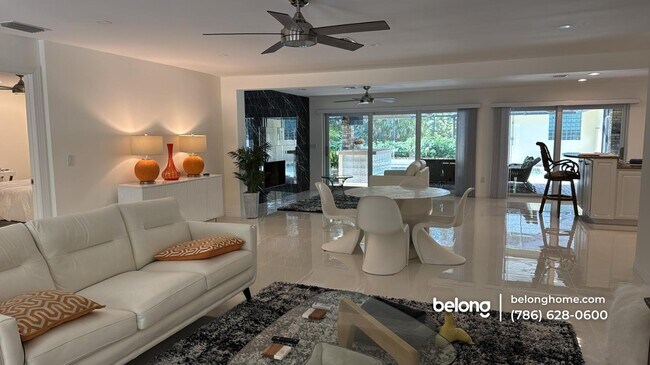 Photo - 6235 4th St Unidad B