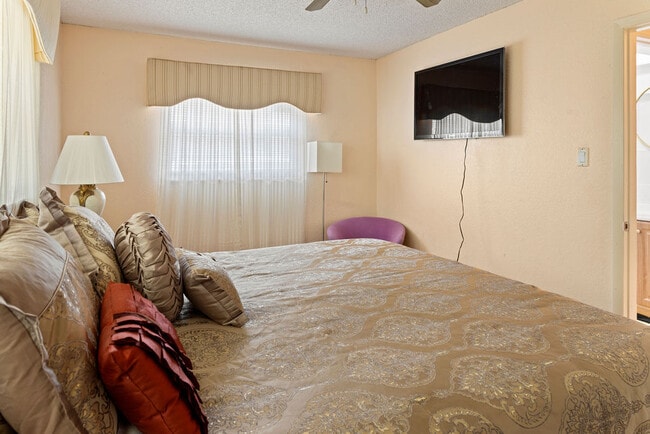 Photo - 7560 NW 16th St