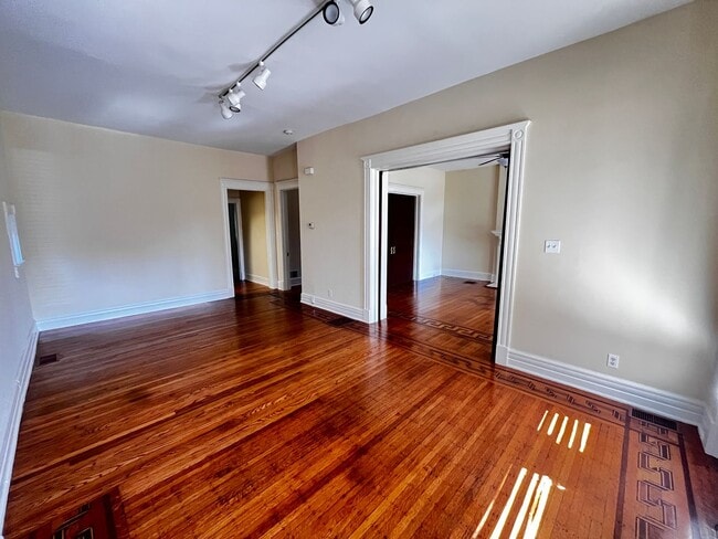 Photo - 1921 Frankfort Ave Unidad 1921 Frankfort Ave - 1