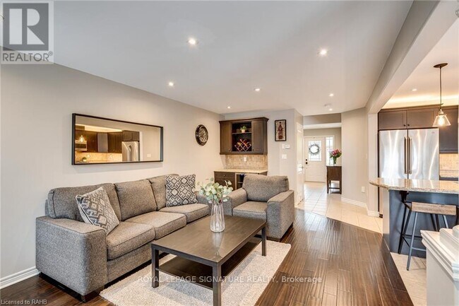 Photo - 8 Blue Ribbon Way