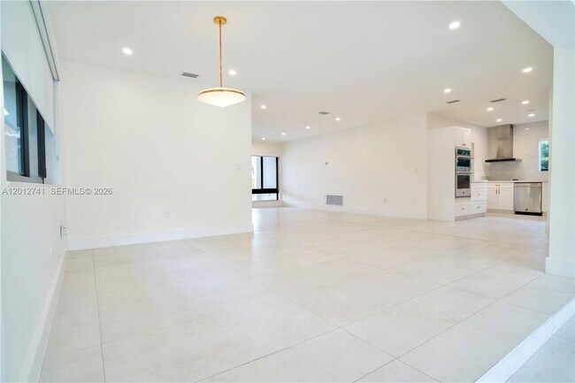 Photo - 8811 Carlyle Ave