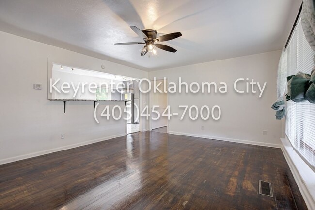 Photo - 1524 Rowena Ln