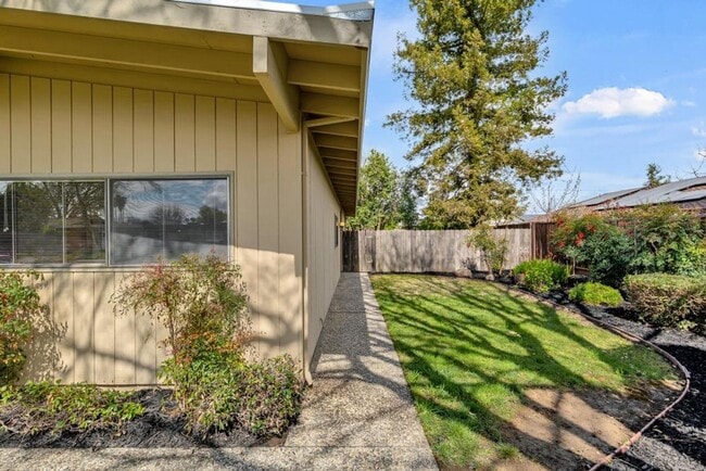 Photo - Affordable 2bed/2bath in South Woodland