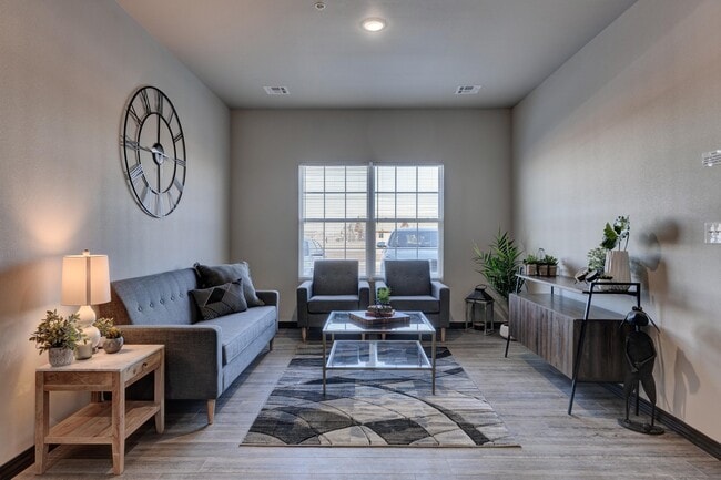 Building Photo - 5614 W 32nd St Unit 5614-5