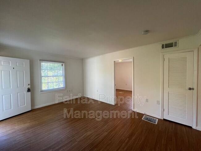 Photo - 512 Burlington Ave Unit B