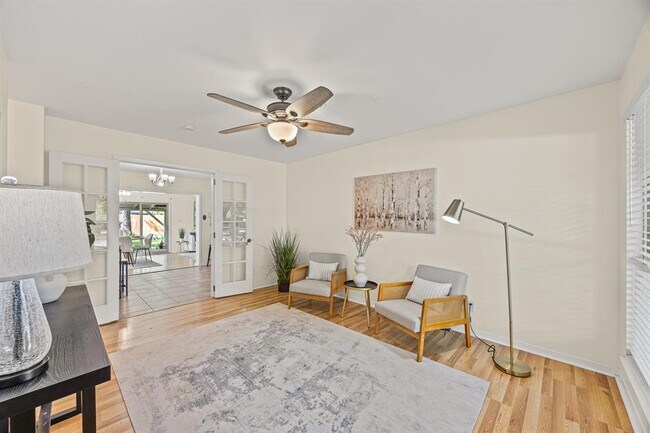 Photo - 3205 Whites Dr