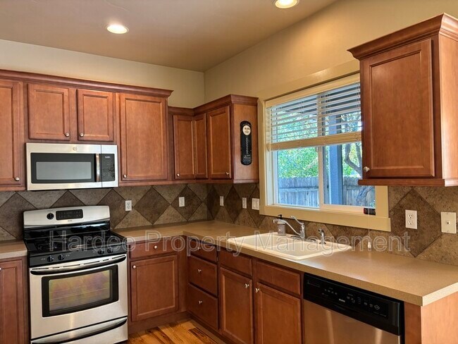 Photo - 6251 W Geneva St