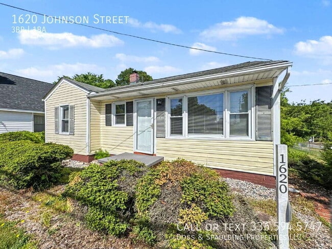 Photo - 1620 Johnson St