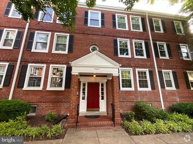 Building Photo - 3047 S Columbus St Unit B2 Rental