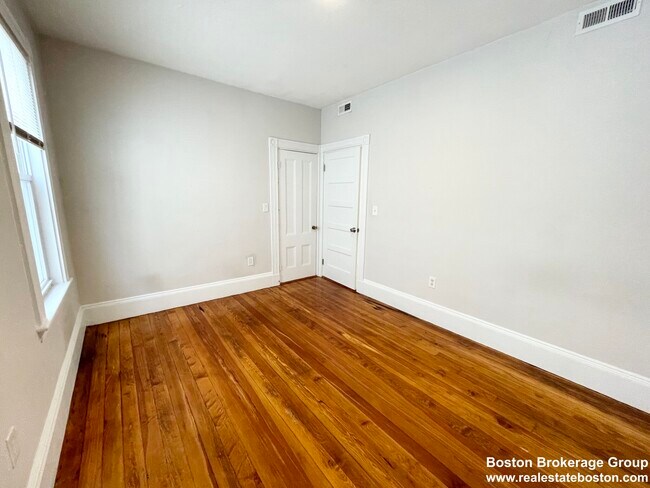 108 Buttonwood St Unit 2