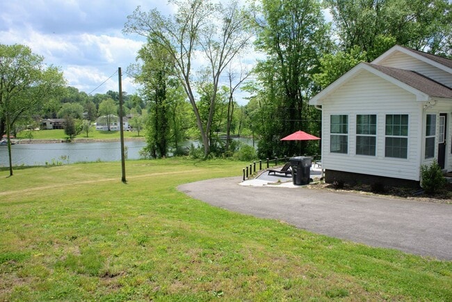 Photo - Knoxville 37914 - FULLY FURNISHED! 3 bedroom, 2 bath home - SHORT TERM LEASE AVAILABLE - Contact ...