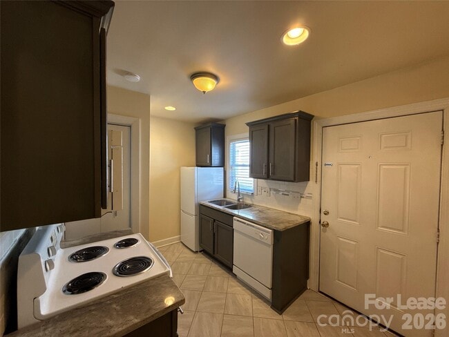 Photo - 707 Grandin Rd Unidad C