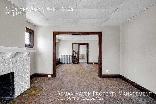 Photo - 4104 Brooklyn Ave Unidad 4104