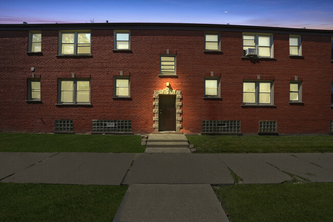 Building Photo - 9059 S Laflin St Unit 1E