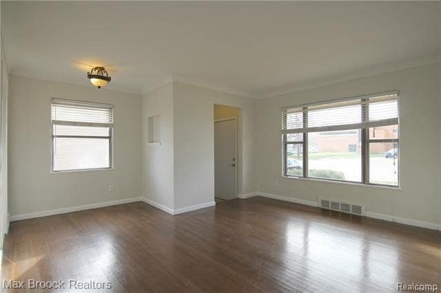 Photo - 23140 Orchard Lake Rd